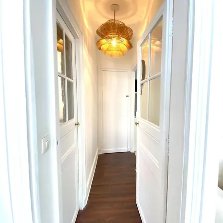 Maison Abbesses Montmartre باريس