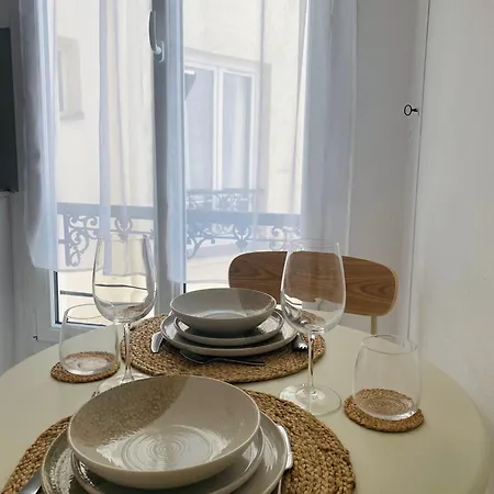 Aparthotel Elegant Montmartre Overlooking Rooftops