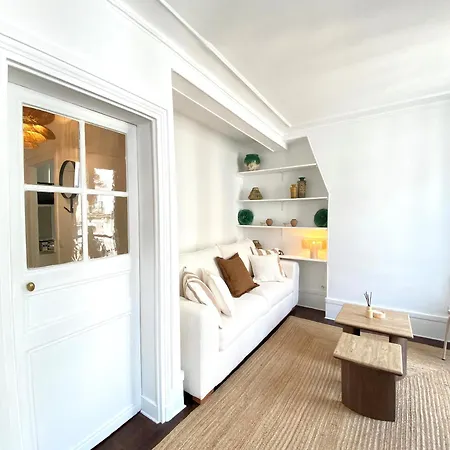 Aparthotel Elegant Montmartre Overlooking Rooftops