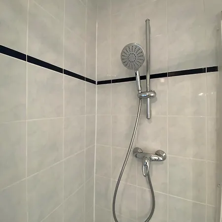 Maison Abbesses Montmartre باريس